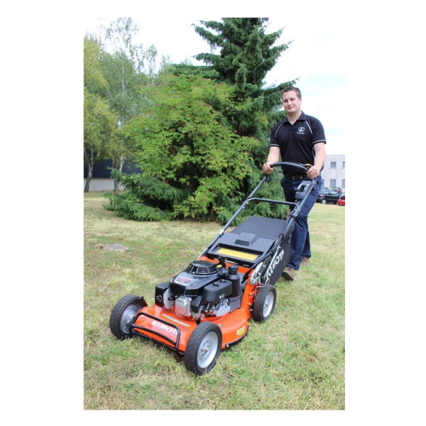 tondeuse-pro-kubota-w821-pro.webp